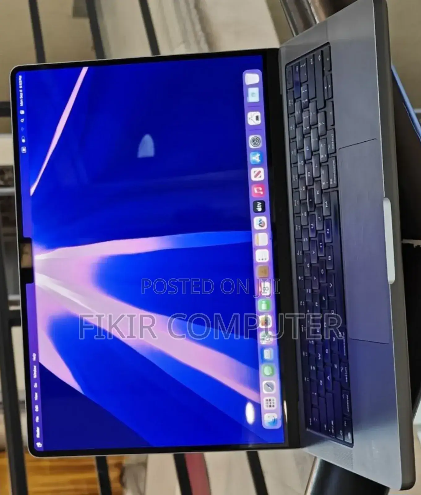 New Laptop Apple MacBook Pro M1 16GB Intel Core 7 SSD 1T