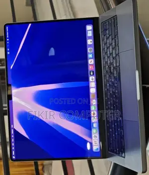 New Laptop Apple MacBook Pro M1 16GB Intel Core 7 SSD 1T