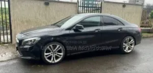 Photo - Mercedes-Benz GLE-Class 2018 Black