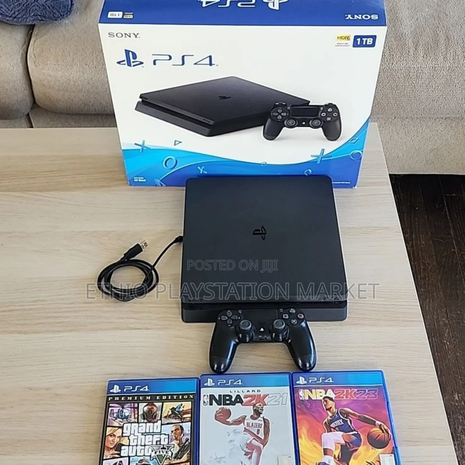 Playstation 4 Slim ከ 1cd Gift ጋር