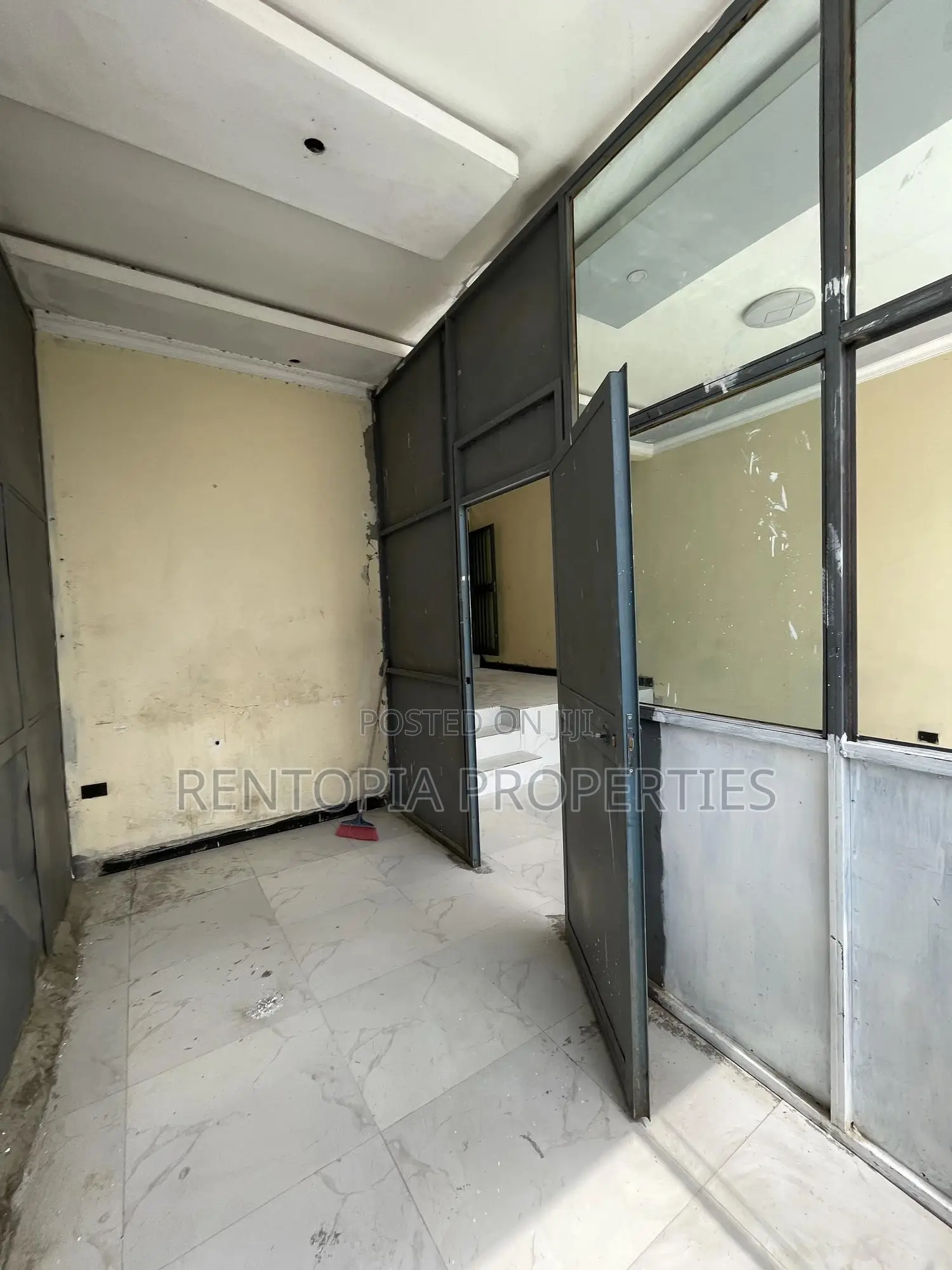 የሚከራይ ባርና ሬስቶራንት,ስጋ ቤት,ካፌ