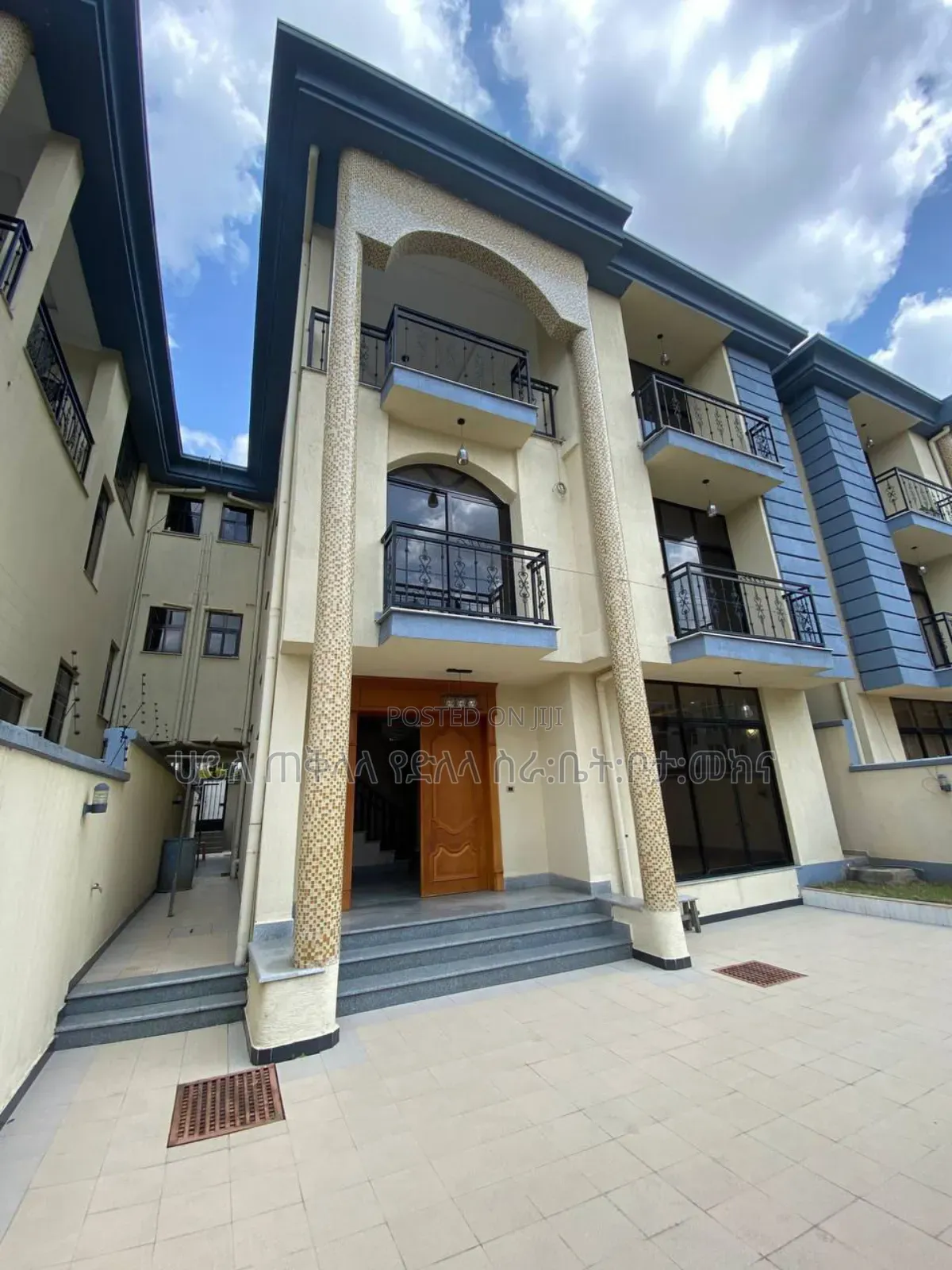 Furnished 7bdrm Townhouse/Terrace in ሠምት 20 ሜትር አካባቢ, Yeka for sale