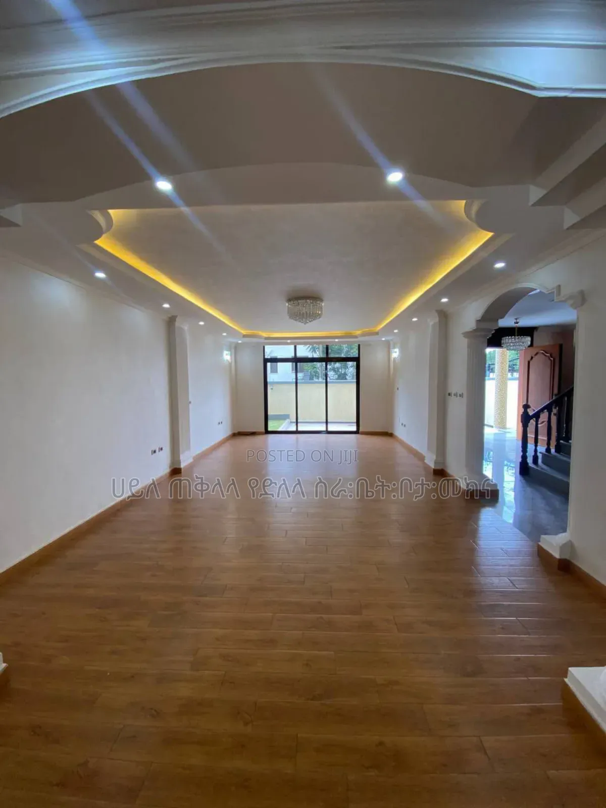 Furnished 7bdrm Townhouse/Terrace in ሠምት 20 ሜትር አካባቢ, Yeka for sale