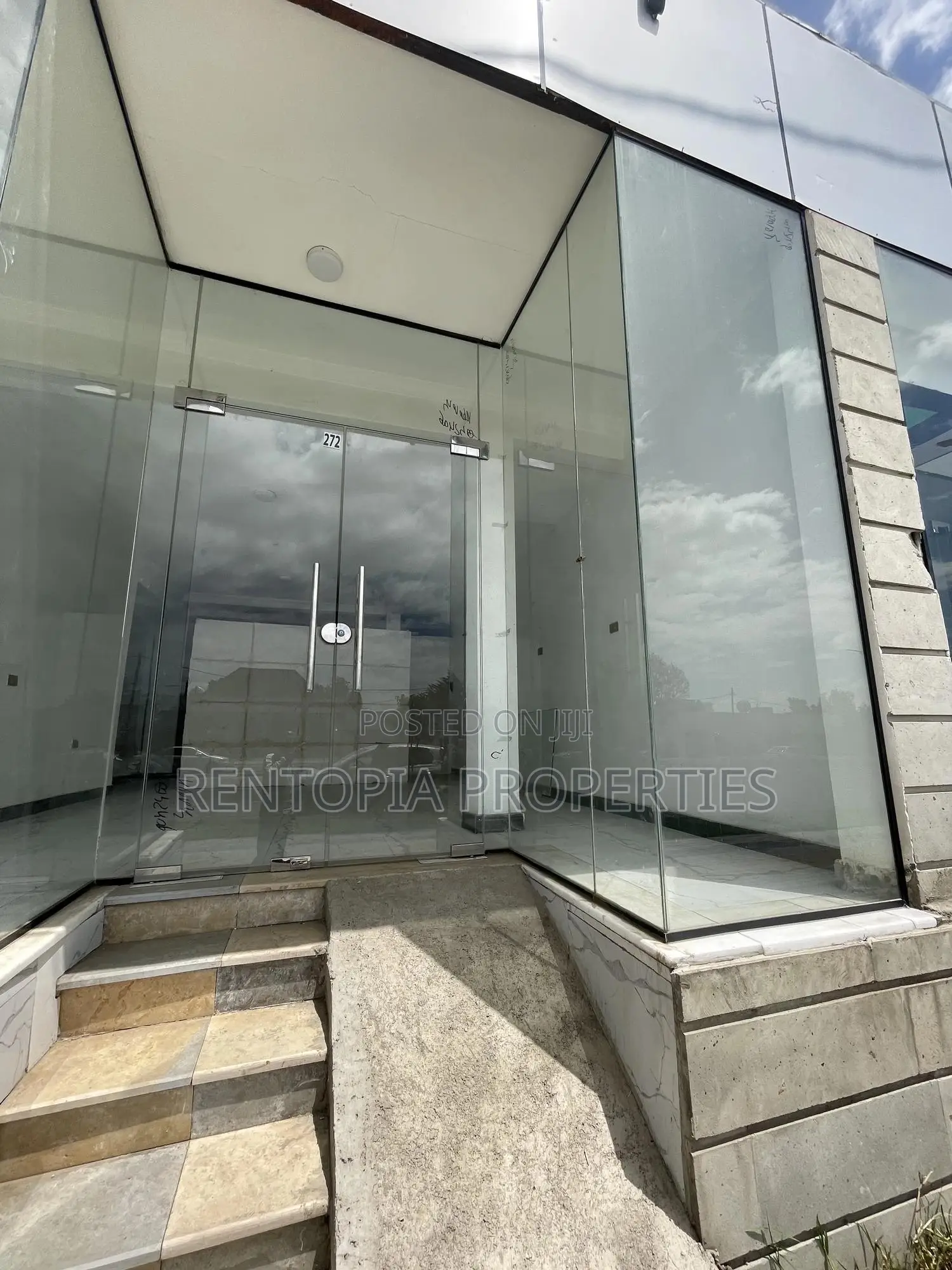 Shop for Rent ! የሚከራይ ሱቅ