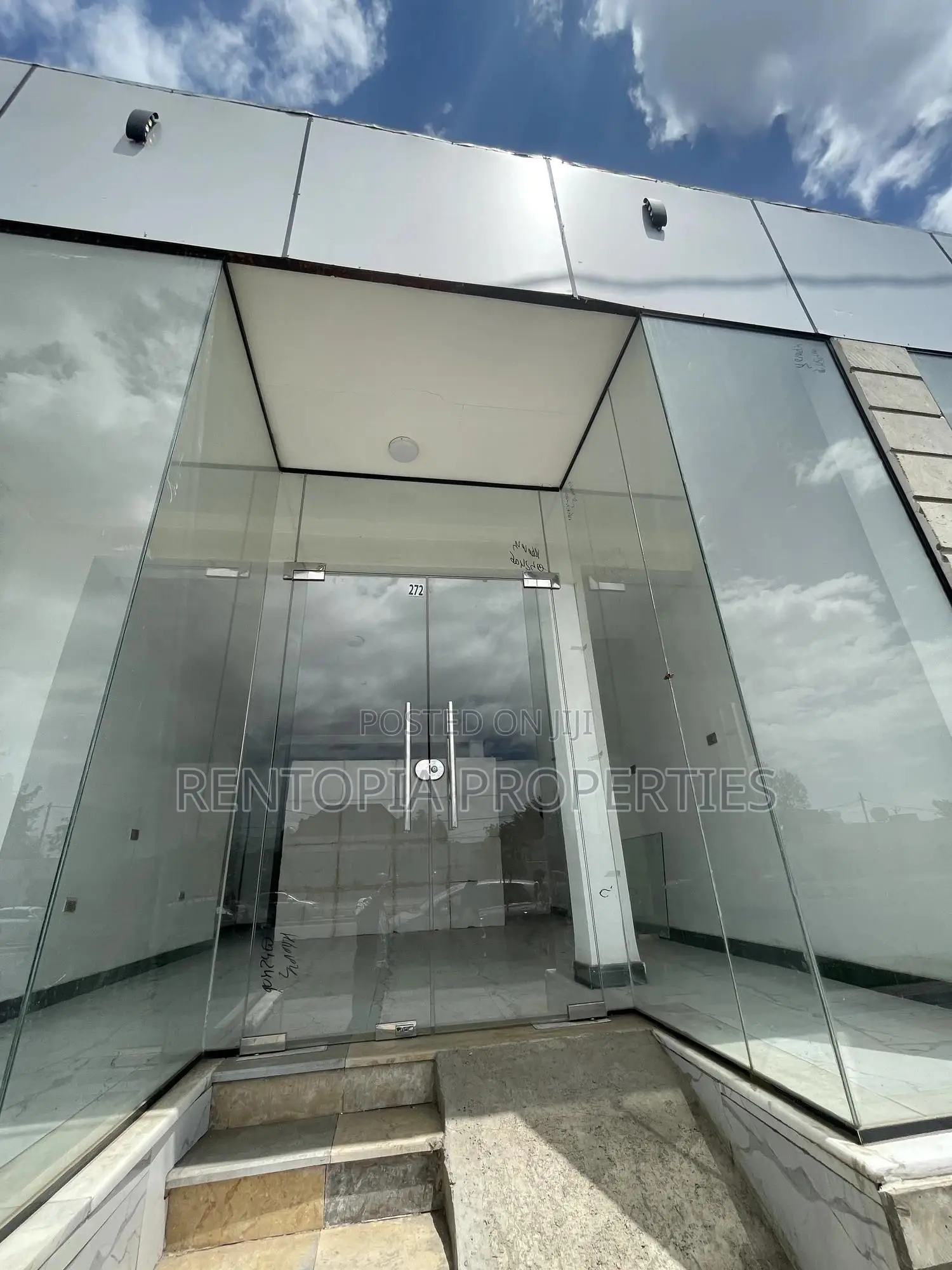 Shop for Rent ! የሚከራይ ሱቅ