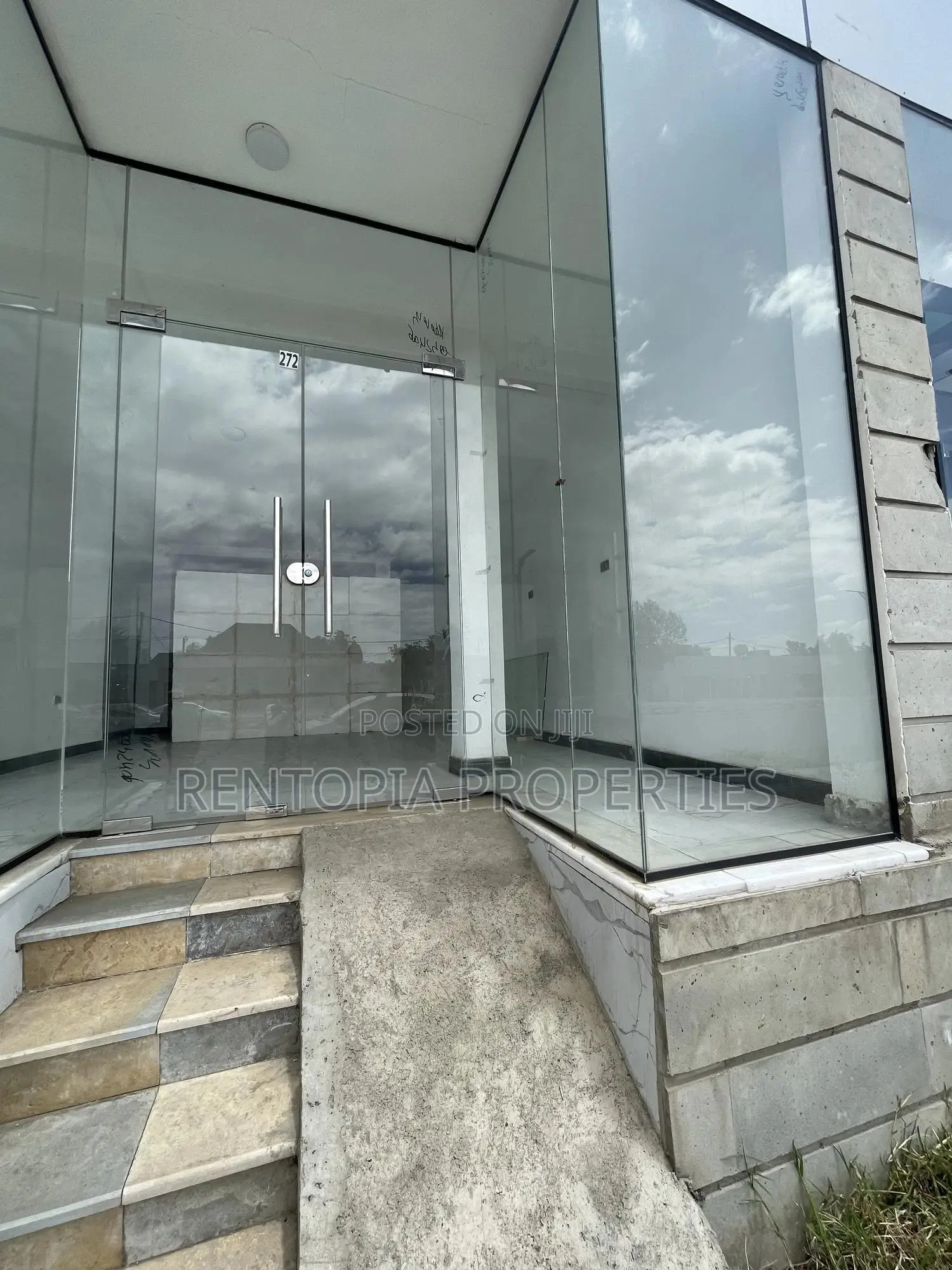 Shop for Rent ! የሚከራይ ሱቅ