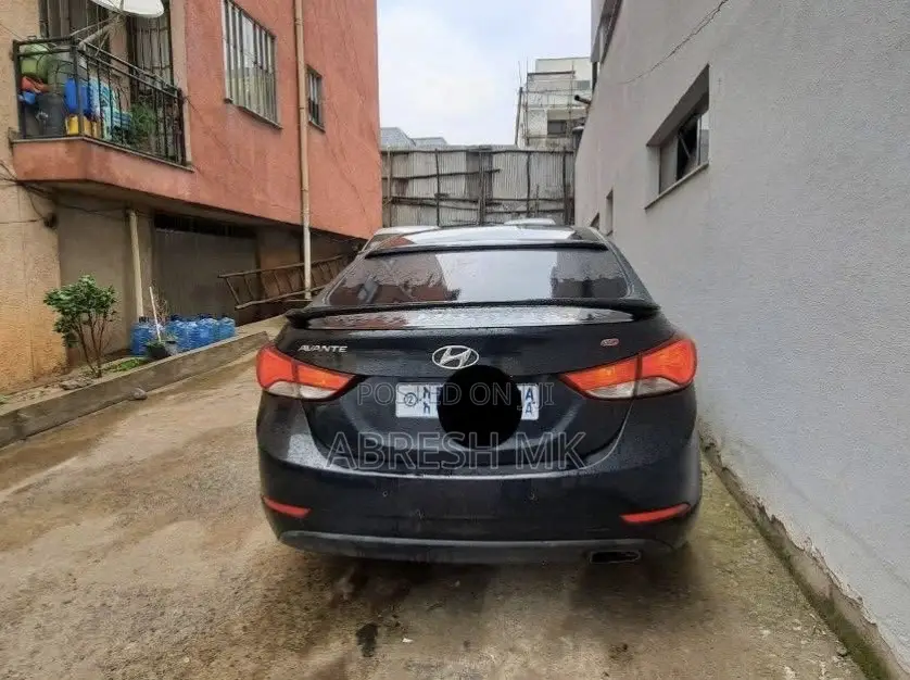 Hyundai Avante 2015 Black