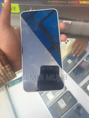 Photo - New Samsung Galaxy A06 64 GB Black