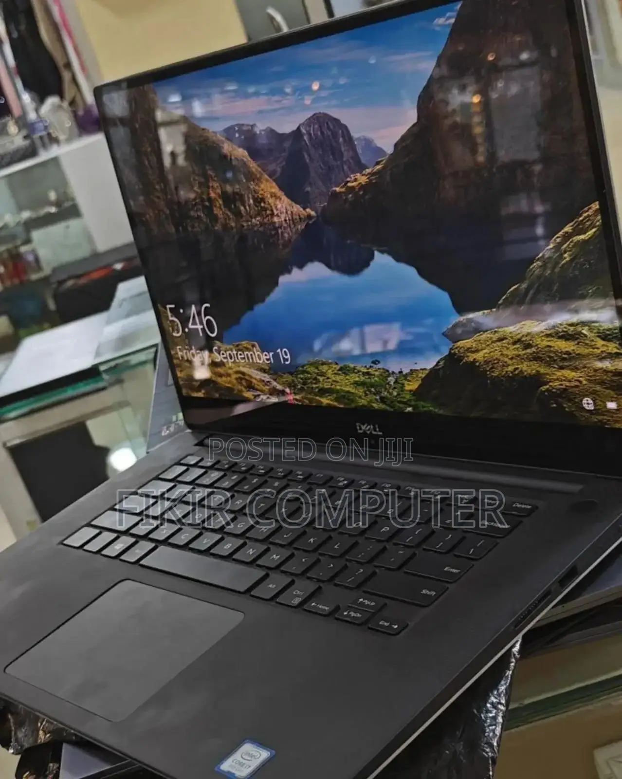 New Laptop Dell Precision 5540 16GB Intel Core I7 SSD 512GB