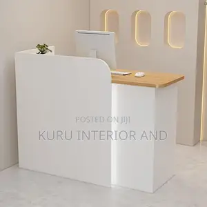 Reception Tabel 120cm Width X 120cm Height X 50cm Debth