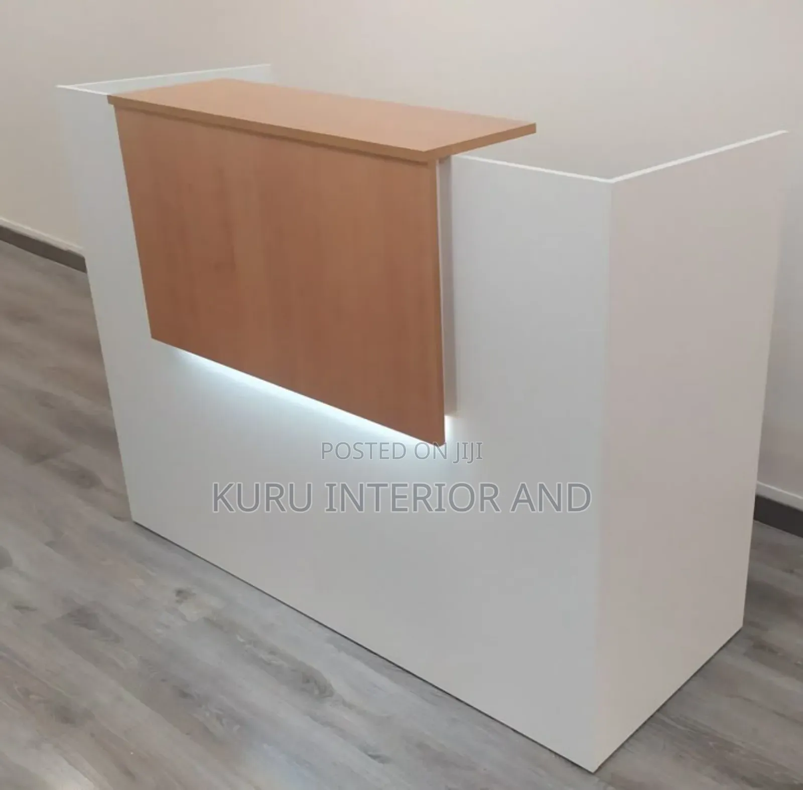 Reception Tabel 120cm Width X 120cm Height 55cm Debth