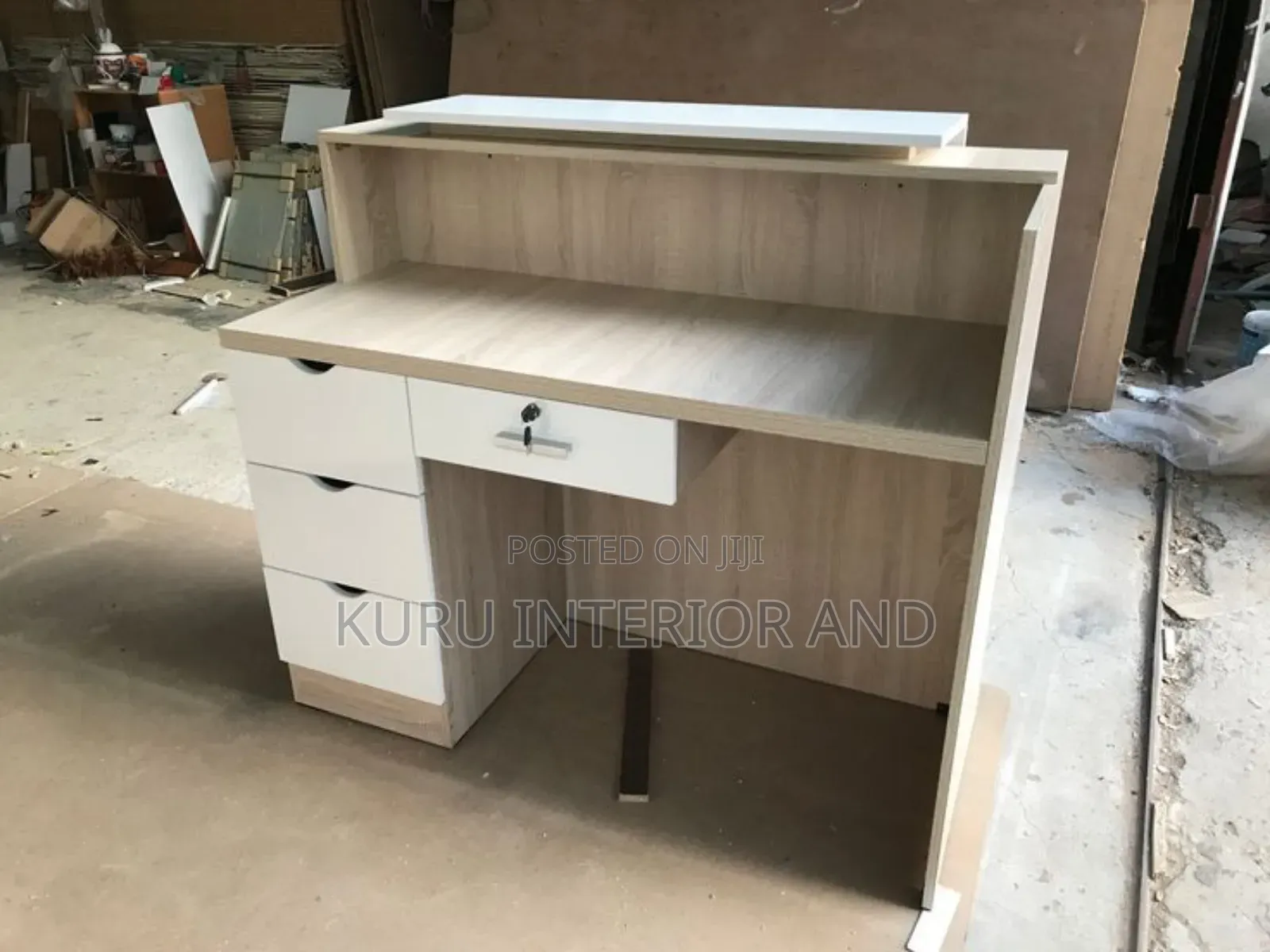 Reception Tabel 120cm W X 120 H 50 Cm Debth