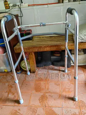 Aluminum Walker炉鄰waker艦謷walker Gives Recovering Patients