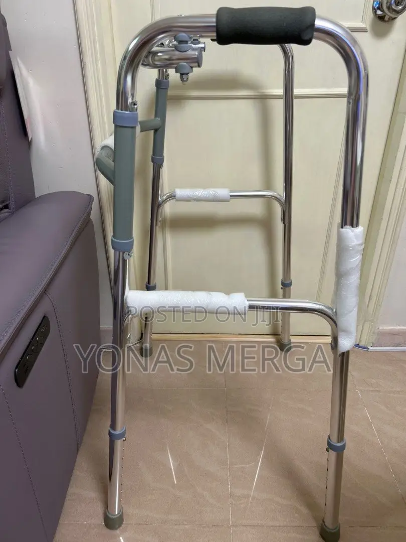 Walker喪吉walker፮፮፮folding Walker Is Made From Lightweight Aluminum