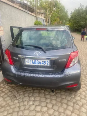 Toyota Yaris 2012 Gray