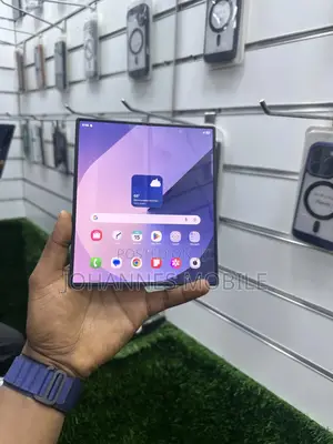 Photo - Samsung Galaxy Fold 512 GB Purple