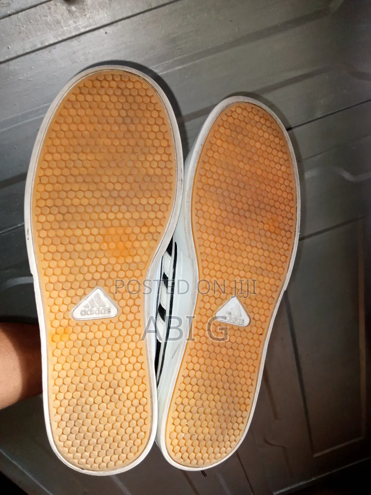 1ደረጃ Original Bonda Shoes Almost New