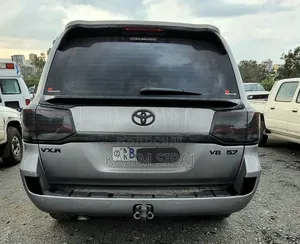 Toyota Land Cruiser 4.0 V6 STD 2011 Silver