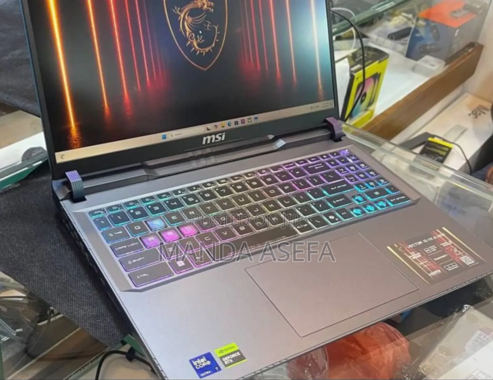 New Laptop MSI Vector 16 HX AI A2XWIG 16GB Intel Core Ultra 7 SSD 1T