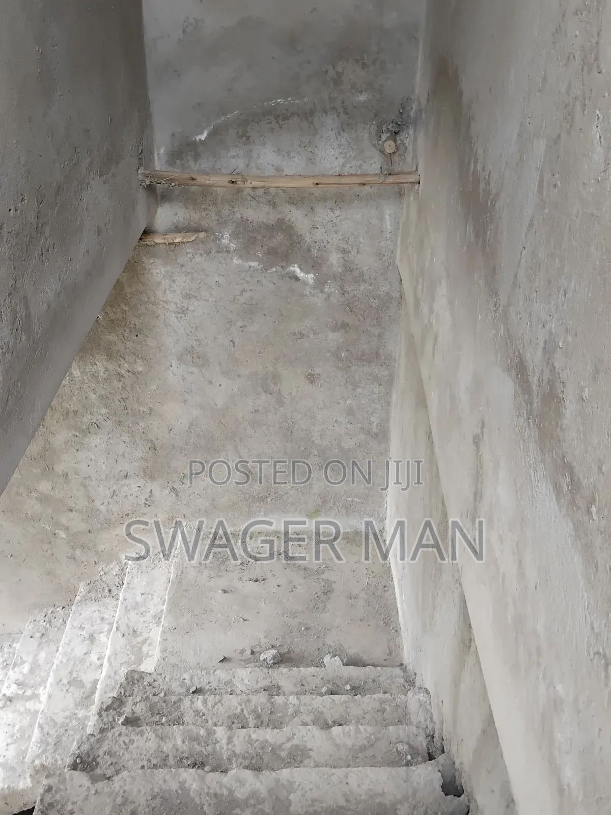 7bdrm Villa in Ropac, Yeka for sale