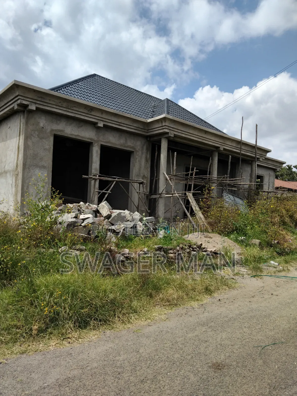 7bdrm Villa in Ropac, Yeka for sale