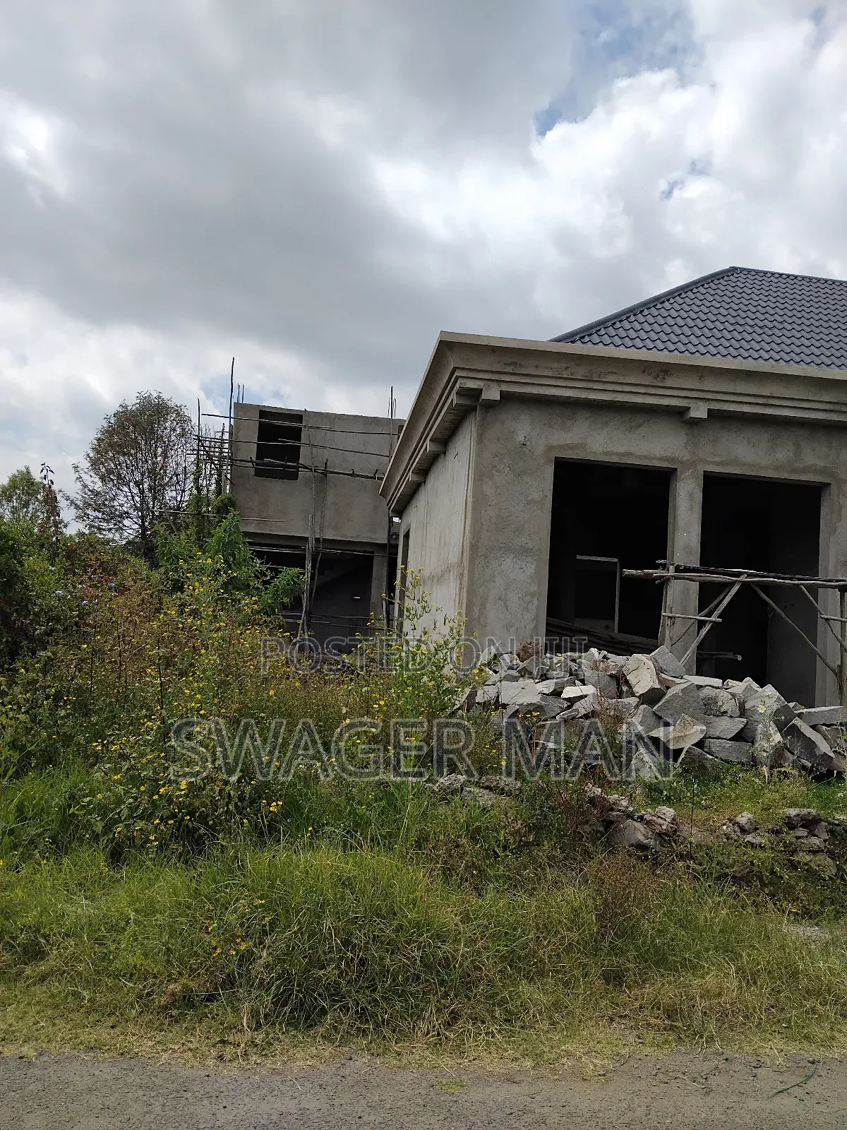 7bdrm Villa in Ropac, Yeka for sale