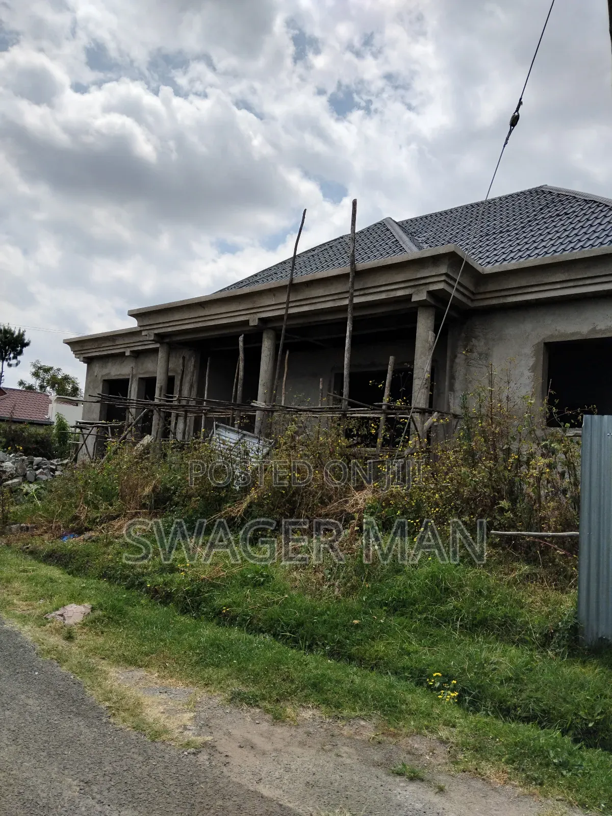 7bdrm Villa in Ropac, Yeka for sale