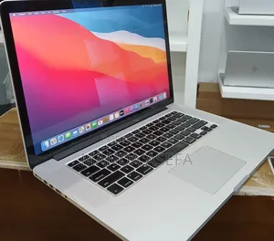 New Laptop Apple MacBook Pro 2015 16GB Intel Core I7 SSD 256GB