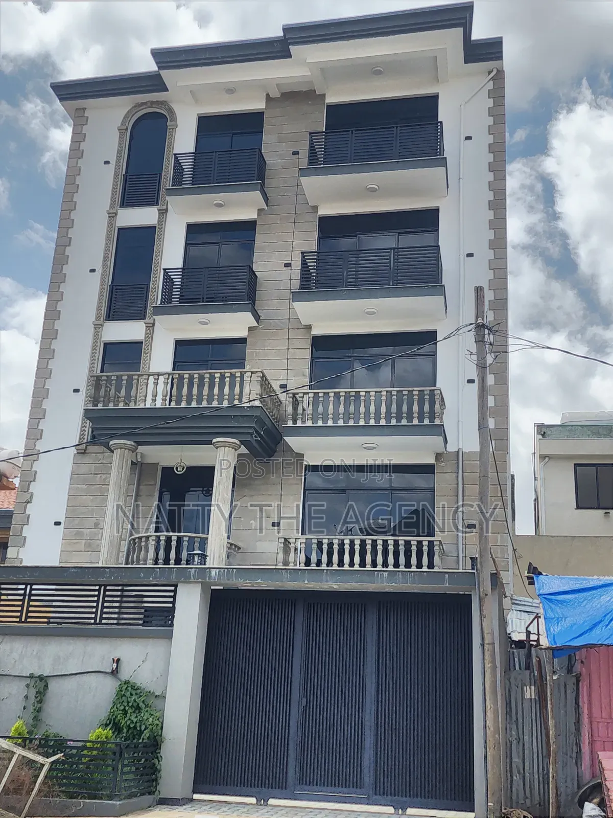 Furnished 10bdrm House in Summit, Bole for rent