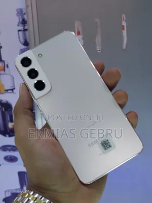 Photo - New Samsung Galaxy S22 5G 128 GB Silver