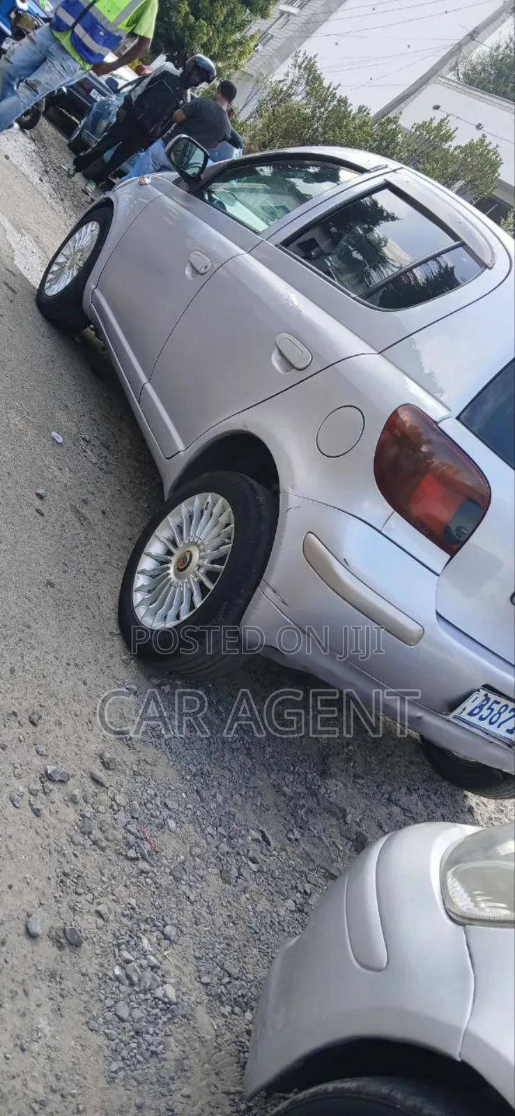 Toyota Vitz 2001 Silver