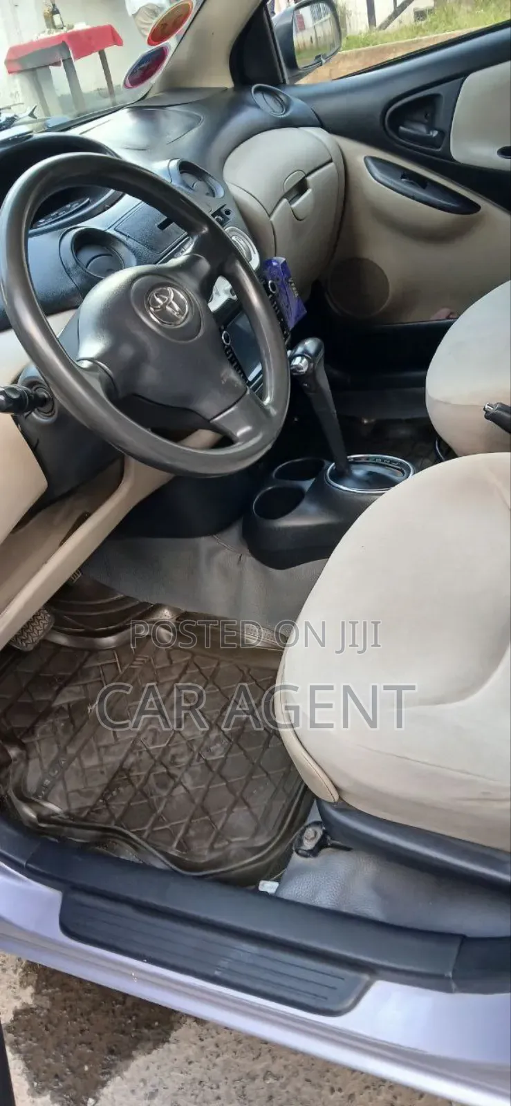 Toyota Vitz 2001 Silver