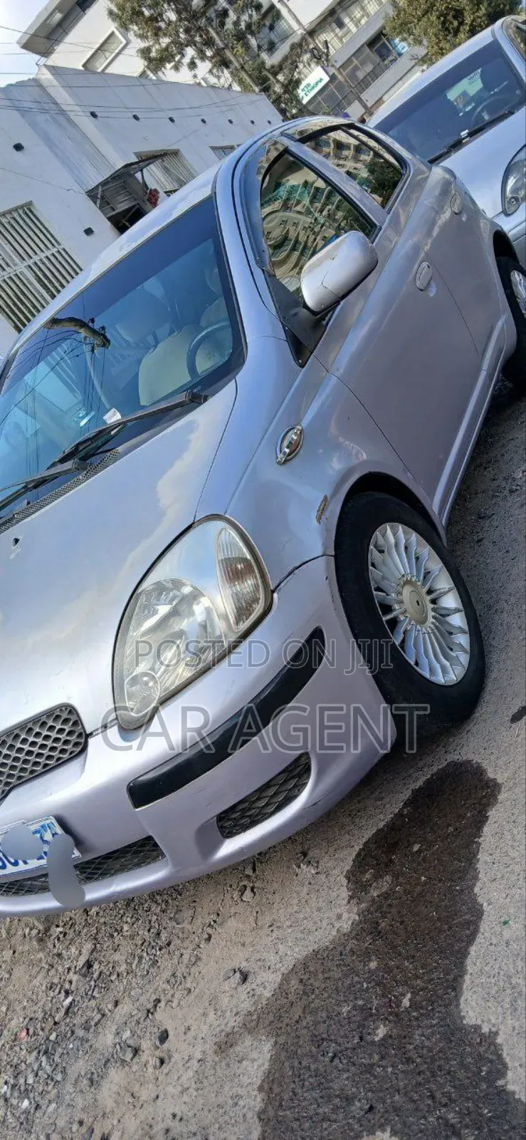 Toyota Vitz 2001 Silver