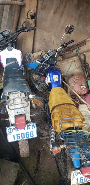 Photo - Suzuki 1990 Brown