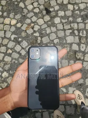 Photo - Apple iPhone 11 128 GB Black
