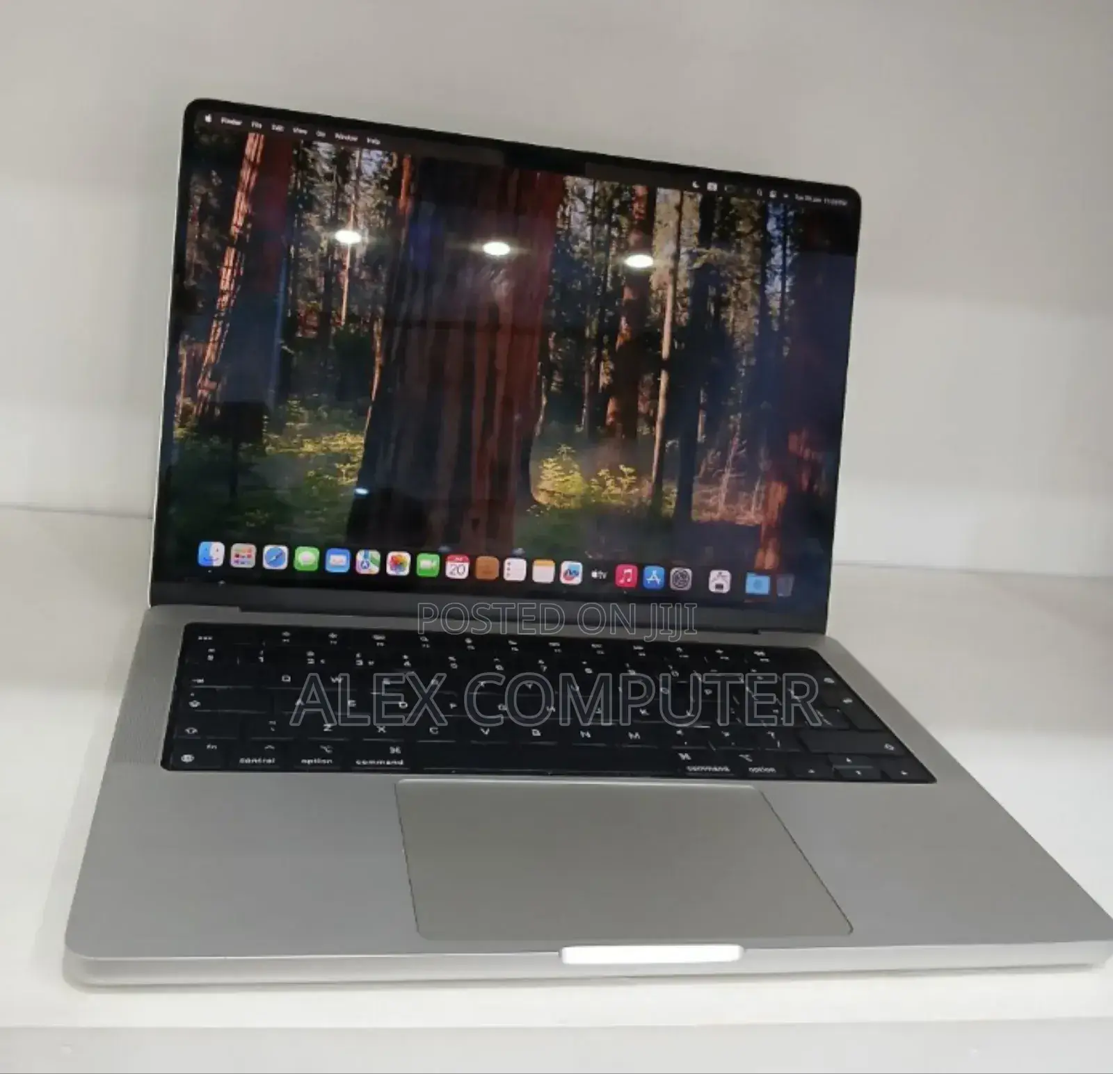 New Laptop Apple MacBook Pro M1 16GB Apple M1 Pro SSD 1T