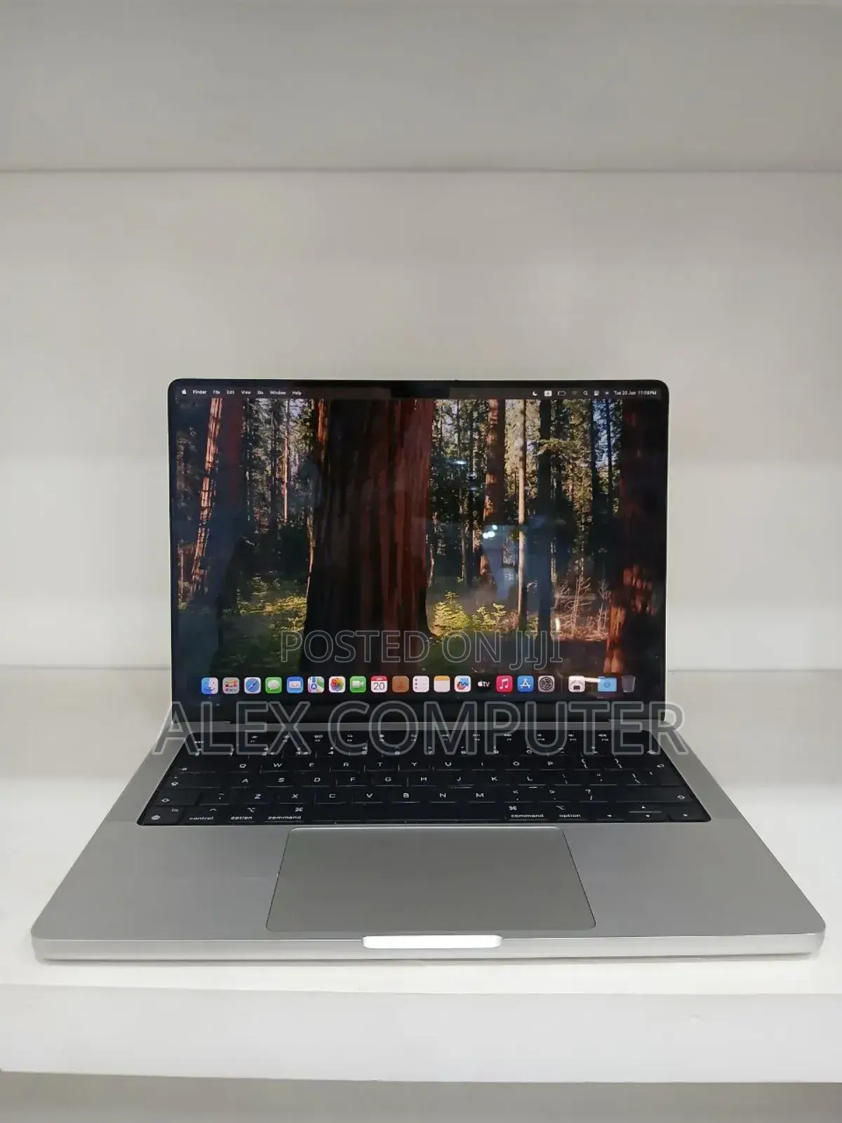 New Laptop Apple MacBook Pro M1 16GB Apple M1 Pro SSD 1T