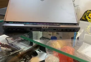 New Laptop MSI Vector 16 HX AI A2XWIG 16GB Intel Core Ultra 7 SSD 1T