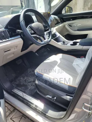 New BYD Song Plus DM-i 2024 Silver