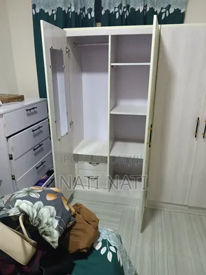 Closet ቁምሳጥን