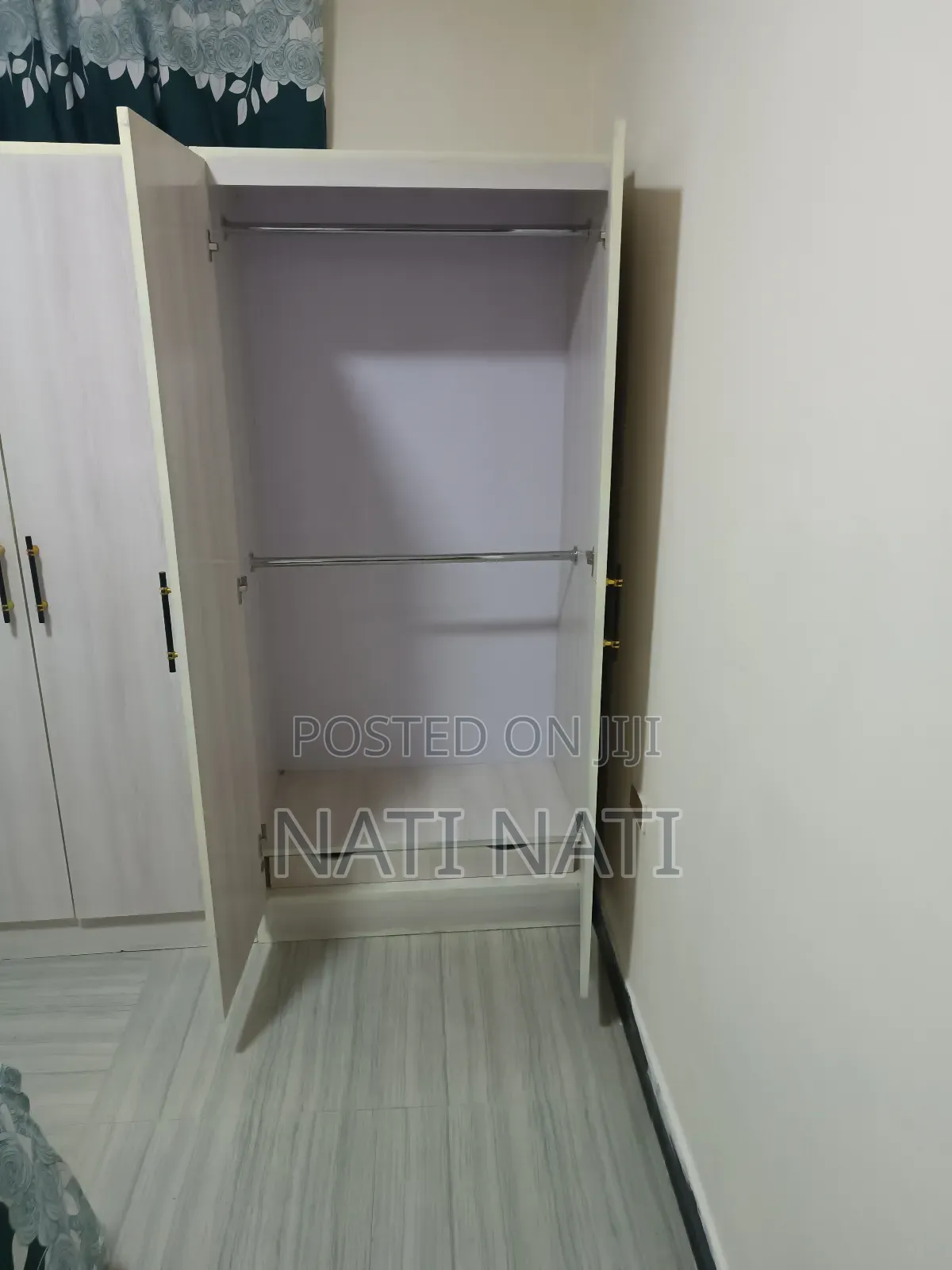 Closet ቁምሳጥን