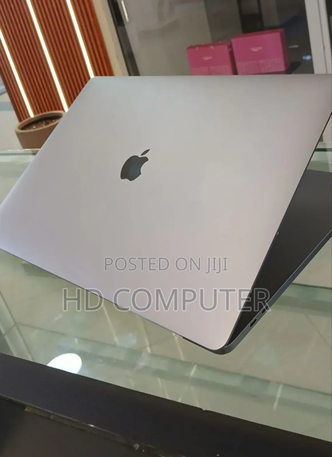 New Laptop Apple MacBook Pro 2019 16GB Intel Core I7 SSD 512GB