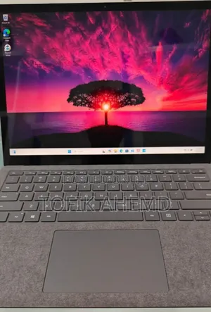 New Laptop Microsoft Surface 16GB Intel Core I7 SSD 512GB