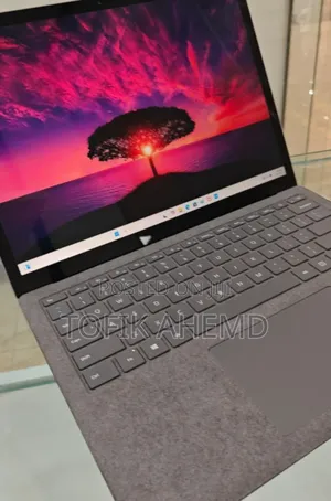 New Laptop Microsoft Surface 16GB Intel Core I7 SSD 512GB