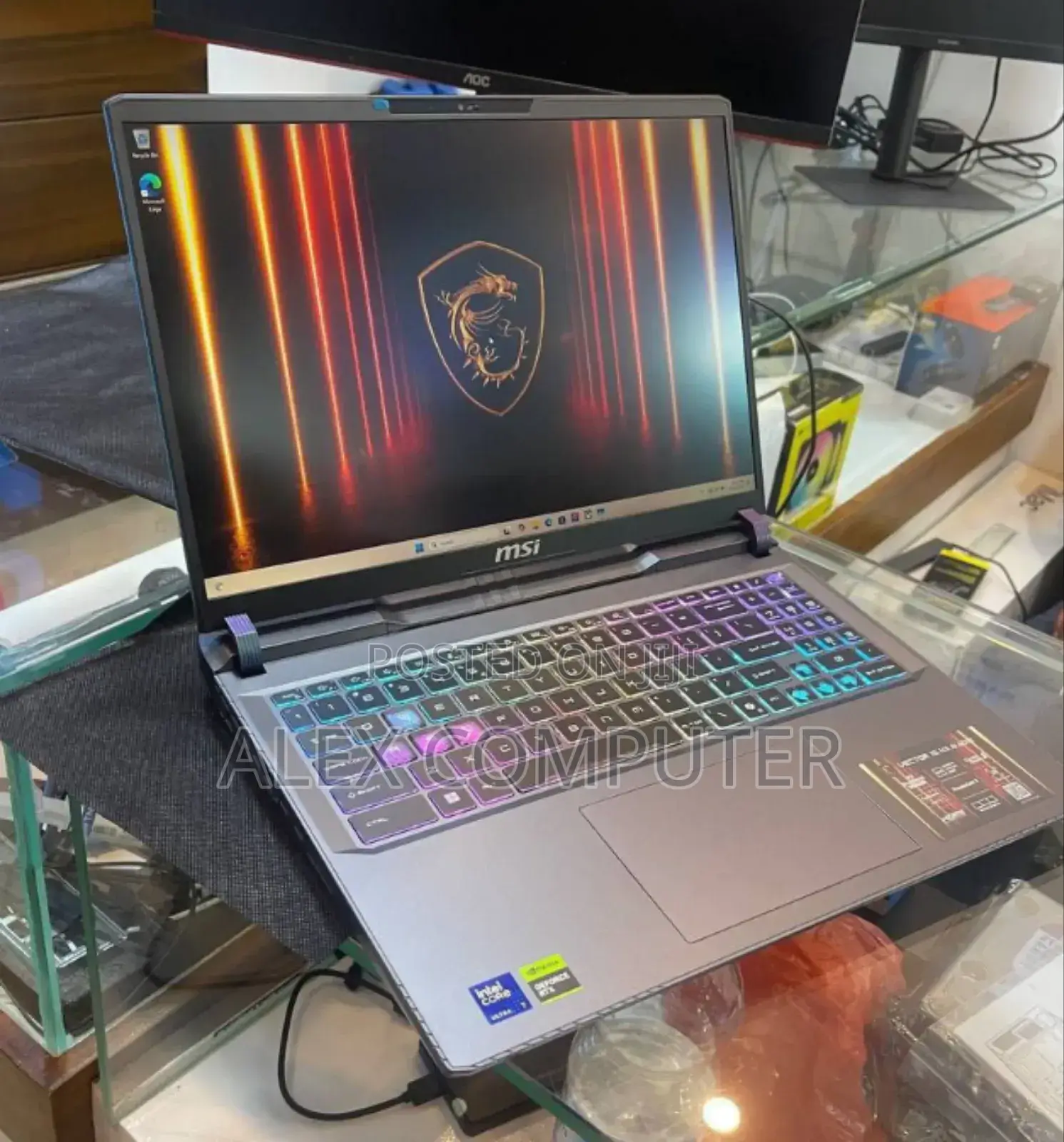 New Laptop MSI Vector 17 HX AI A2XWJG 16GB Intel Core Ultra 7 SSD 1T