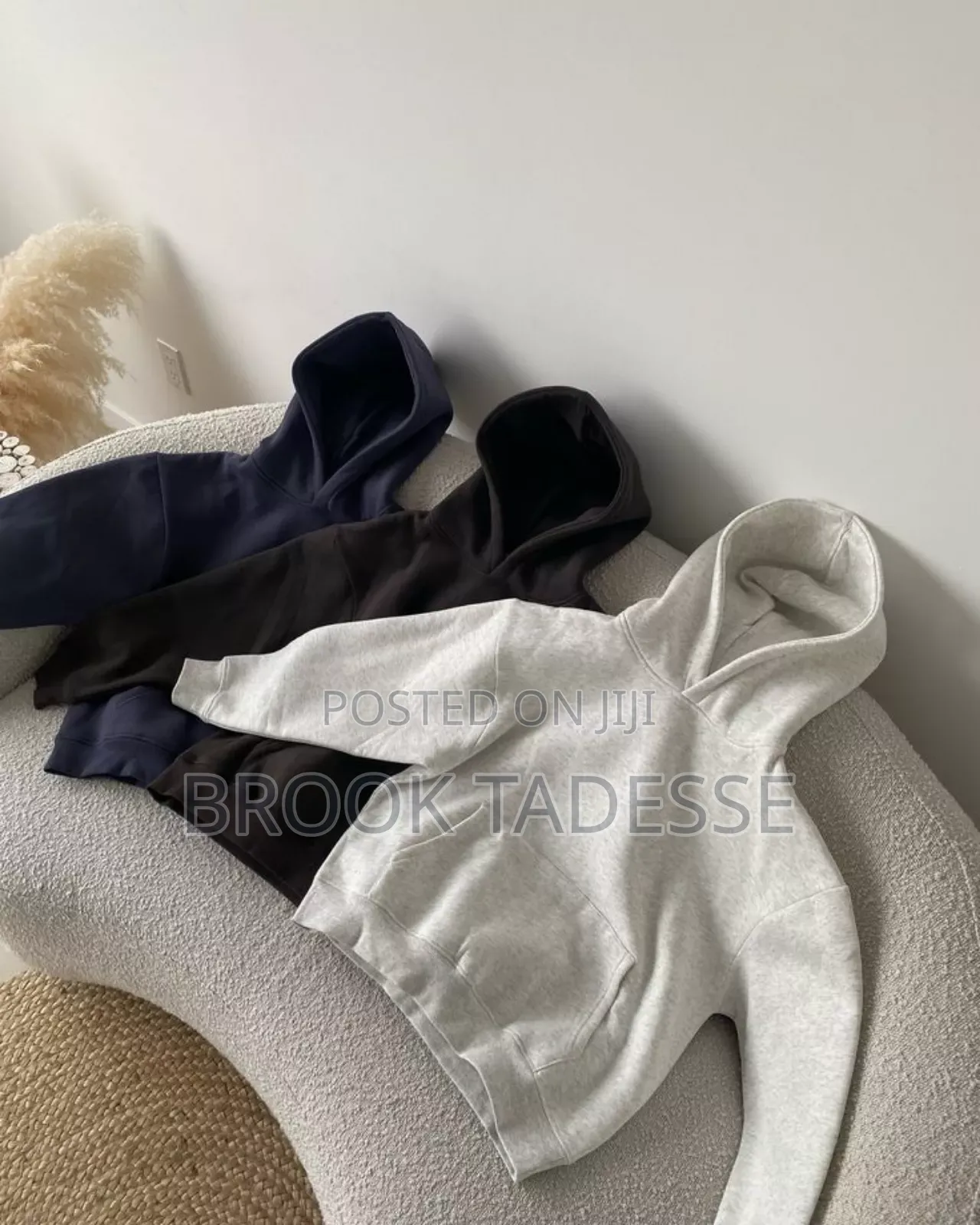 “Design Your Vibe – Custom Hoodies That Speak Your Style