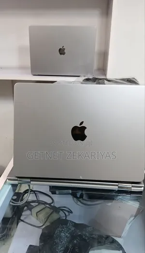 New Laptop Apple MacBook Air 2023 M2 8GB Apple M2 SSD 256GB