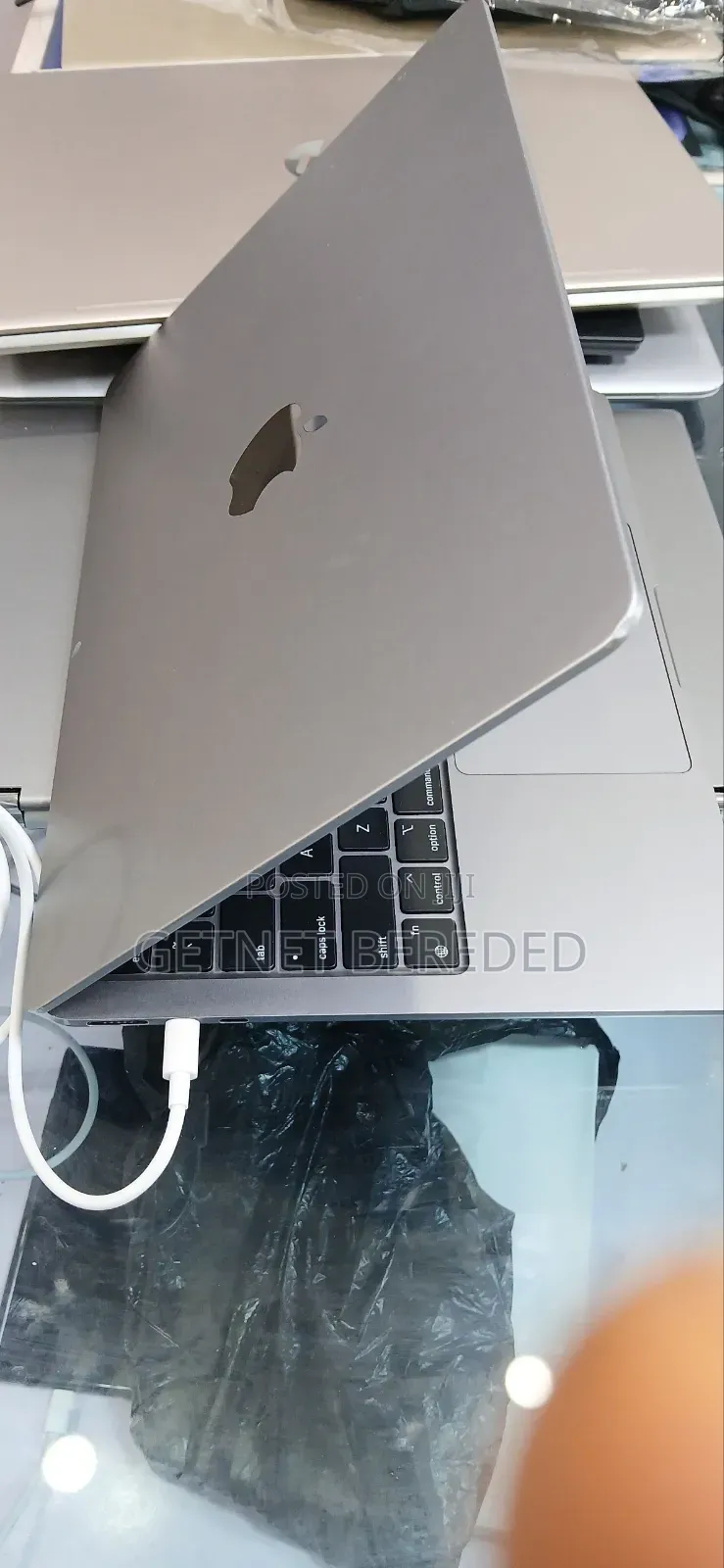 New Laptop Apple MacBook Air 2022 M2 8GB Apple M2 SSD 256GB