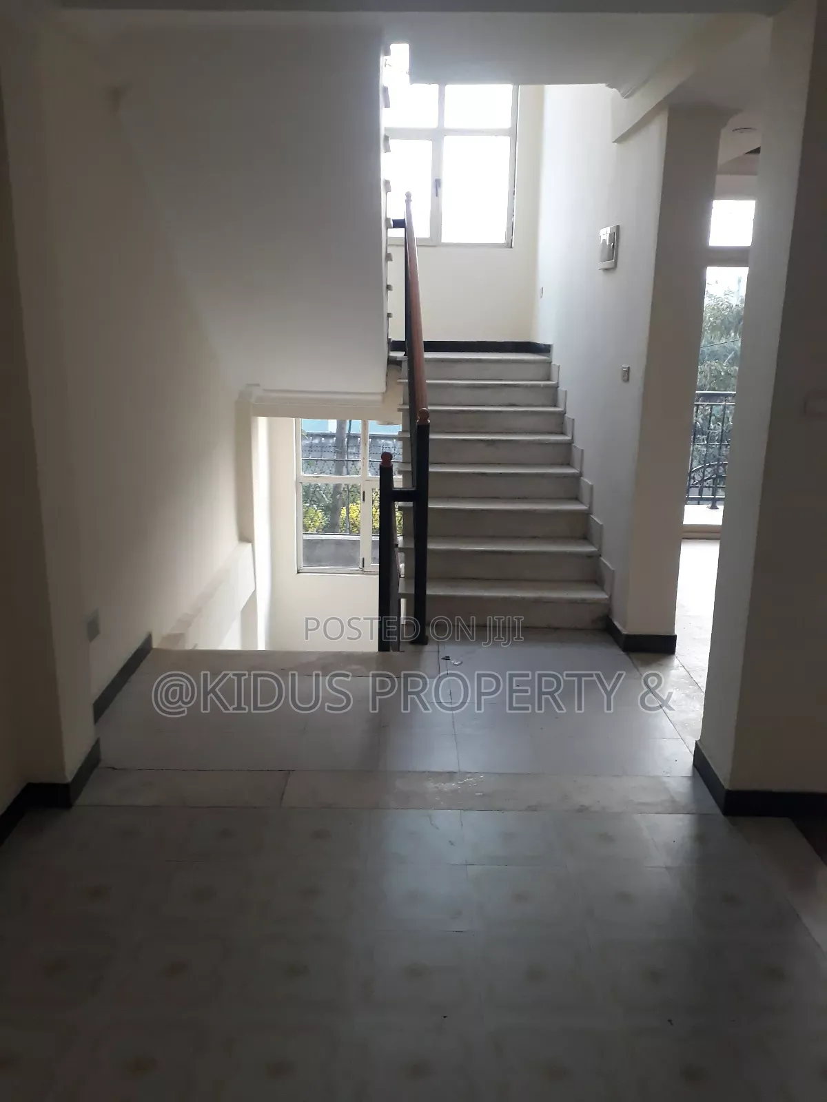 6bdrm House in Jemo 1, Nifas Silk-Lafto for rent