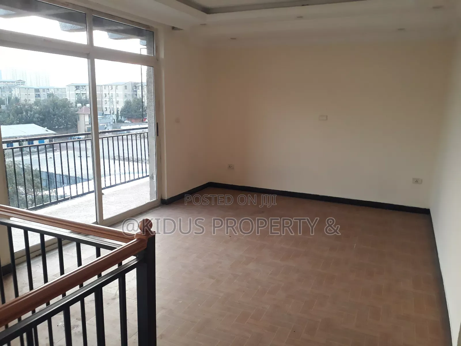 6bdrm House in Jemo 1, Nifas Silk-Lafto for rent